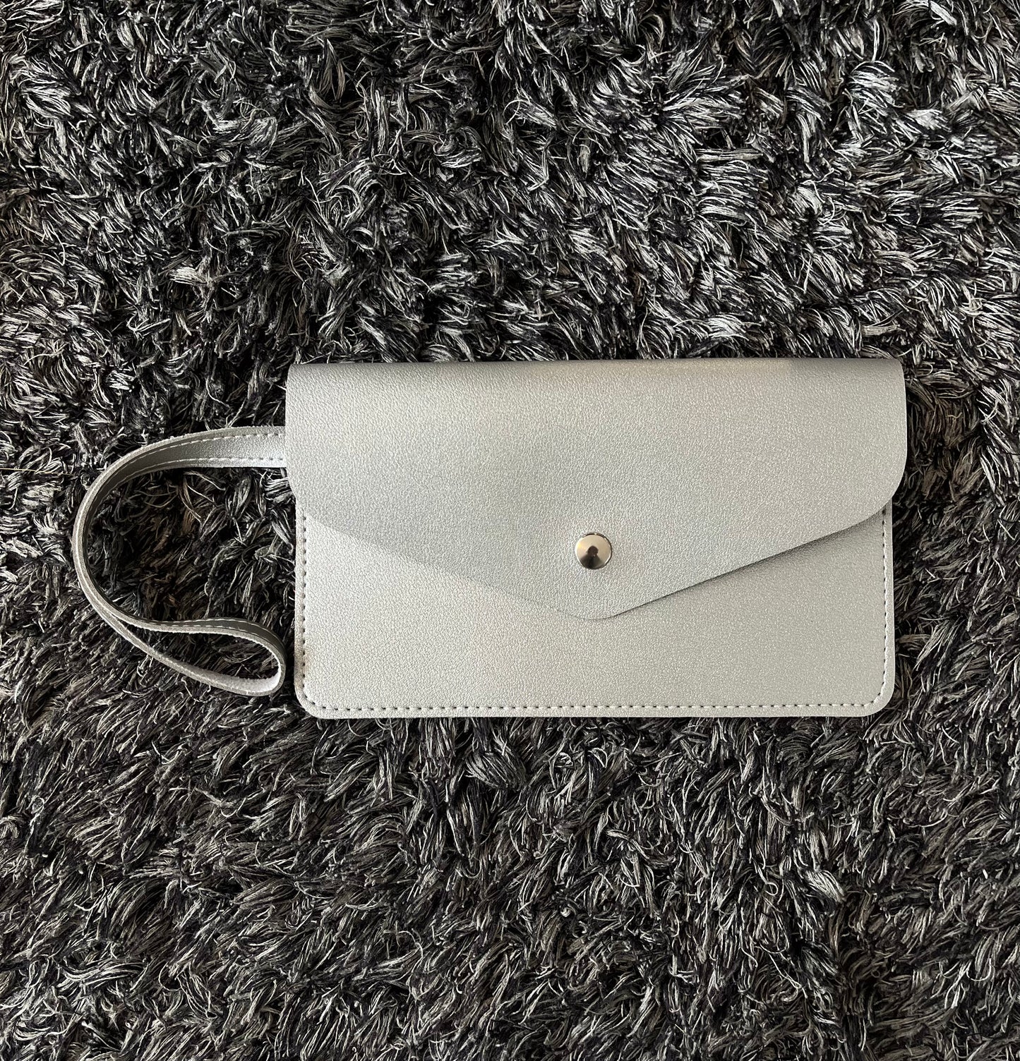 Judy Flat Wristlet