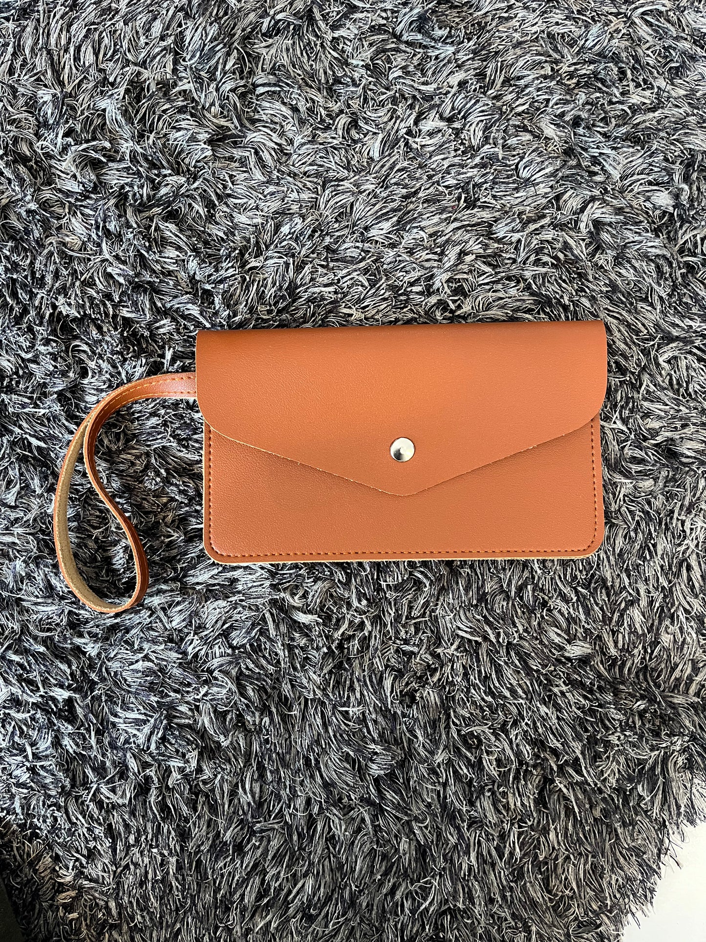Judy Flat Wristlet