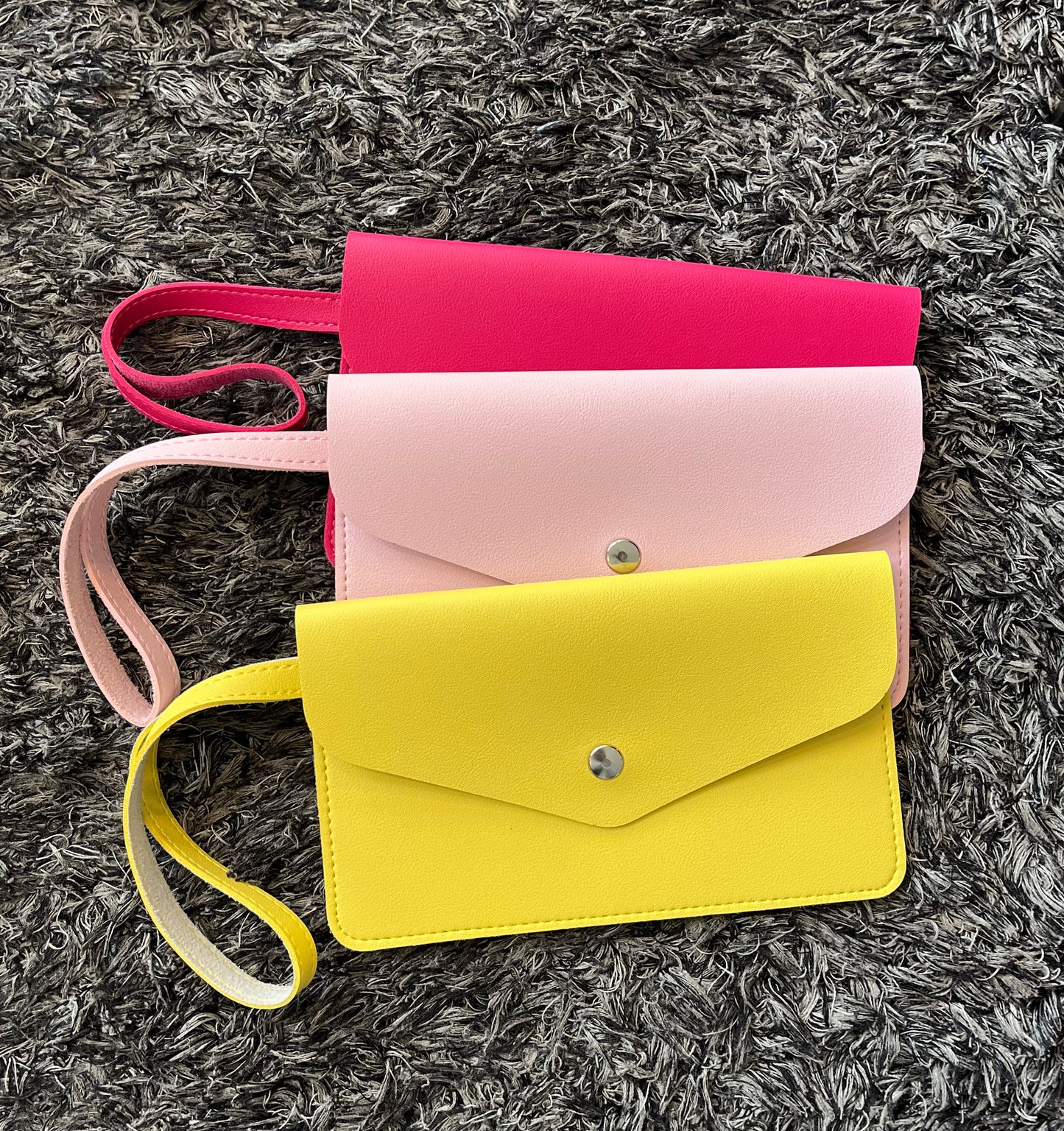 Judy Flat Wristlet