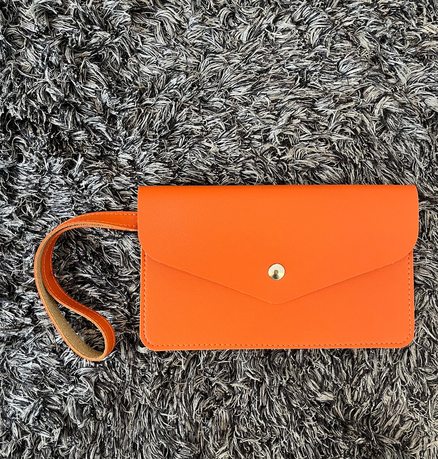 Judy Flat Wristlet