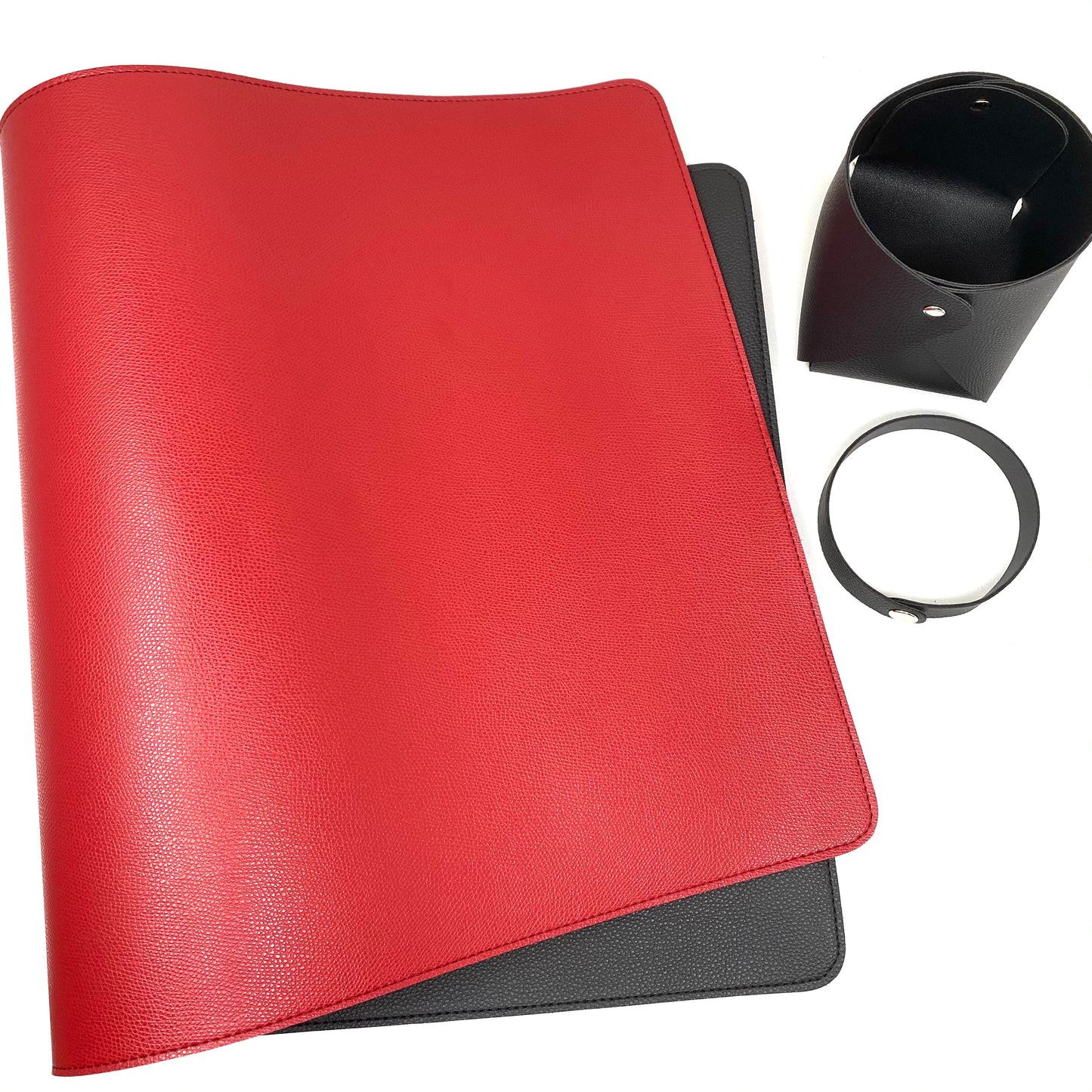 Reversible desk blotter mat with pen holder