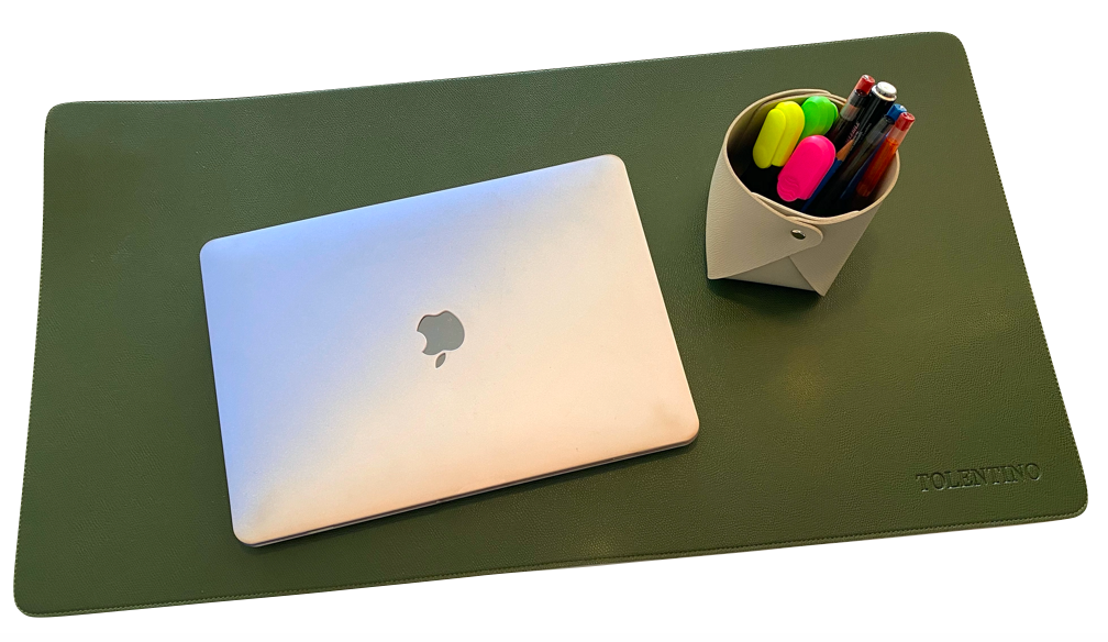 Reversible desk blotter mat with pen holder